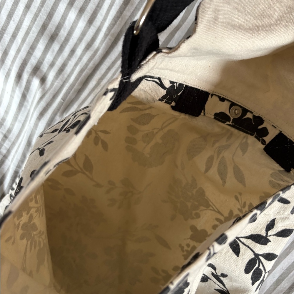 Floral Black and White Tote Bag - Picture 3 of 4